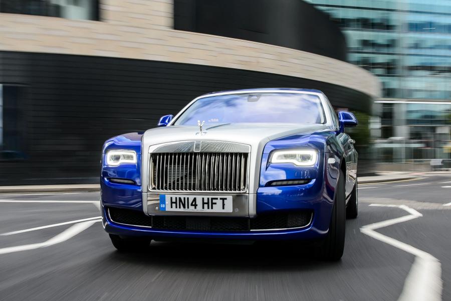  Rolls-Royce Ghost EWB 2014 года  (UK) (фото 8 из 26)